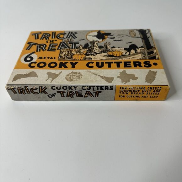 Vtg Halloween Trick Or Treat 6 Metal Cooky Cutters In Box Bat Witch Owl Cat 50s - Picture 5 of 16